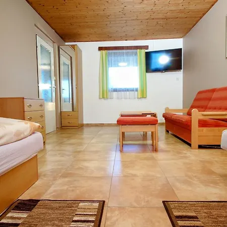 Raj Sportovni A Rekreacni Branzez 3* Kněžmost