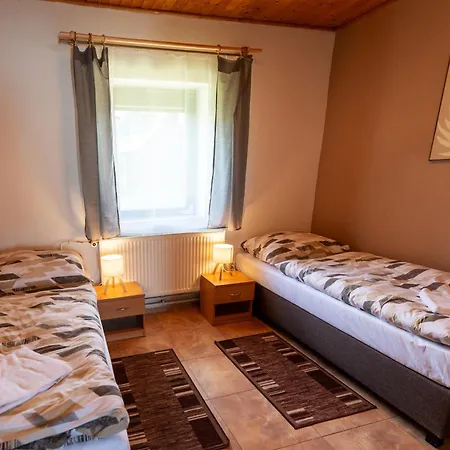 Raj Sportovni A Rekreacni Branzez 3* Kněžmost