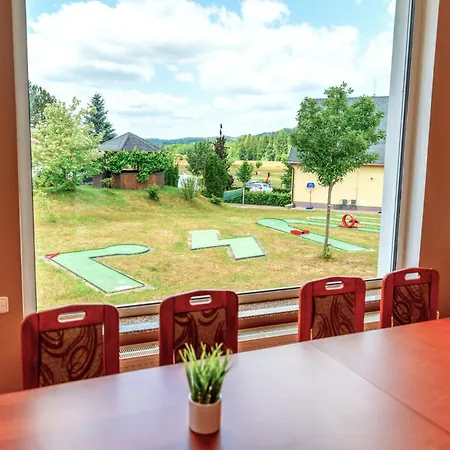 Raj Sportovni A Rekreacni Branzez Hotell Kněžmost