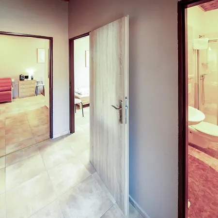 Raj Sportovni A Rekreacni Branzez Hotell Kněžmost