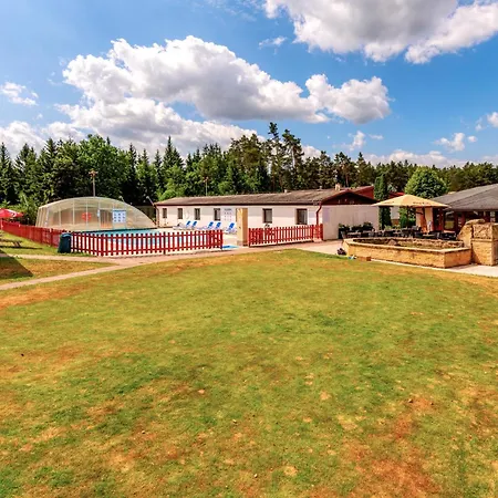 فندق Raj Sportovni A Rekreacni Branzez 3*