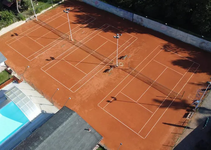 Hotel Raj Sportovni A Rekreacni Resort Branzez 3*