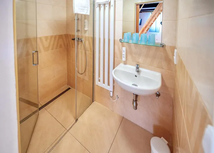 Raj Sportovni A Rekreacni Resort Branzez Knezmost